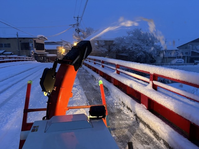 早朝の除雪作業7.1.9