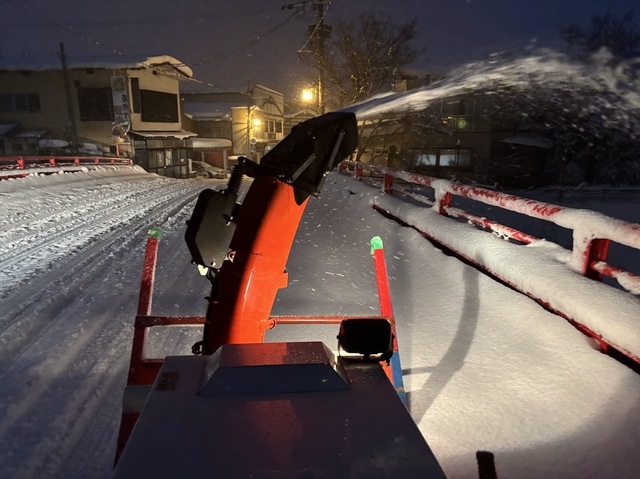 橋の上の除雪作業6.12.29