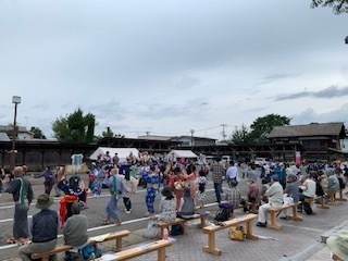 西馬音内で踊らナイト5.9.30.JPG